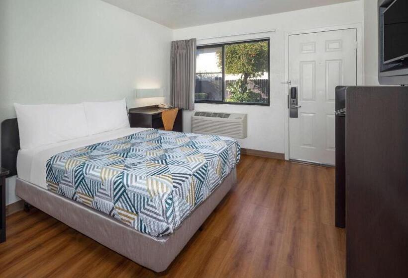 Номер Стандарт Адаптированный для Инвалидов, Motel 6 Santa Barbara, Ca   State Street