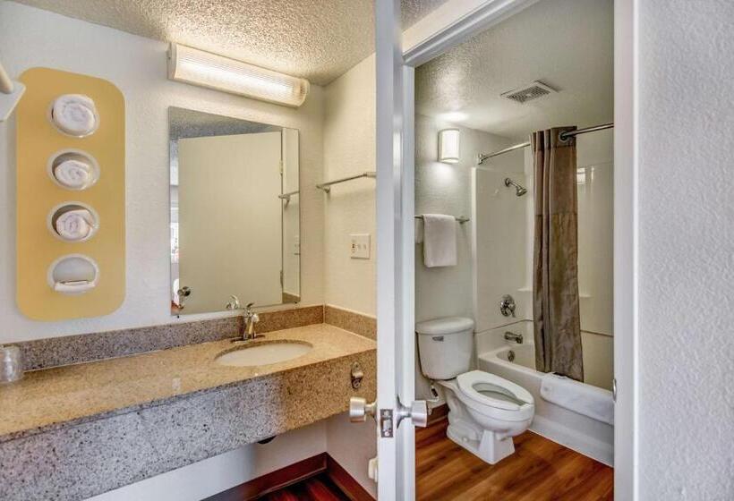 Четырехместный Номер Deluxe, Motel 6stockton, Ca  North