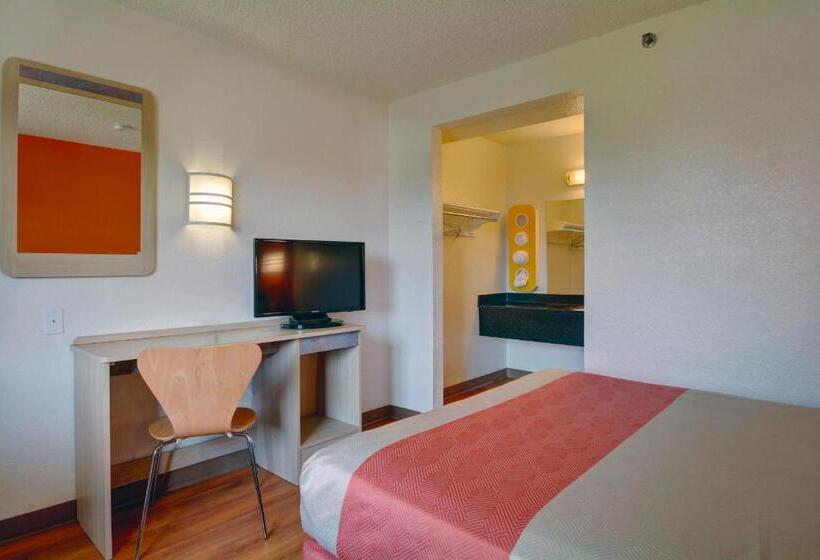 장애인을 위한 스탠다드 룸, Motel 6wethersfield, Ct  Hartford