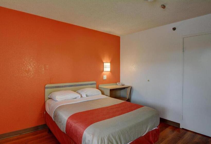장애인을 위한 스탠다드 룸, Motel 6wethersfield, Ct  Hartford