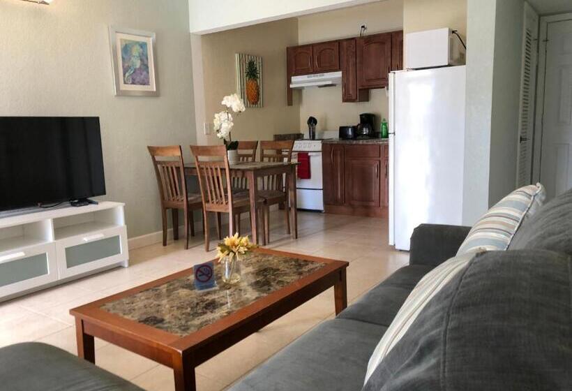 סוויטה, Coral Key Inn