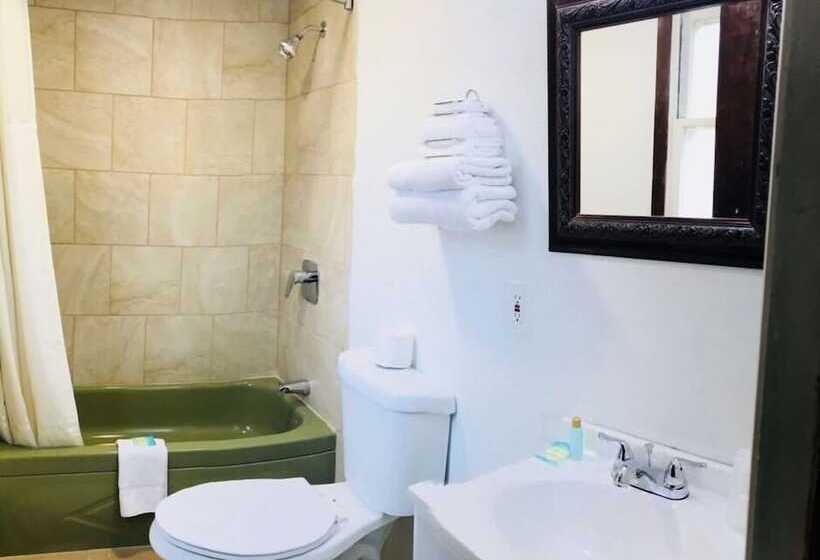 Номер Стандарт 2 Двуспальные Кровати, Green Valley Motel