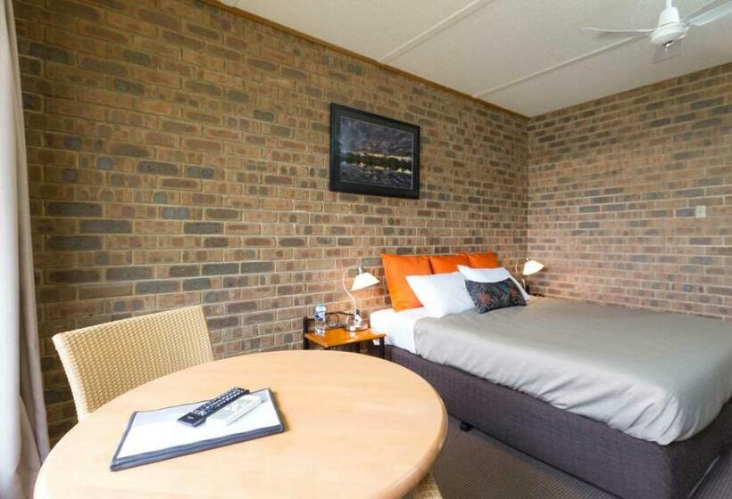 스위트 킹사이즈 침대, Mannum Motel