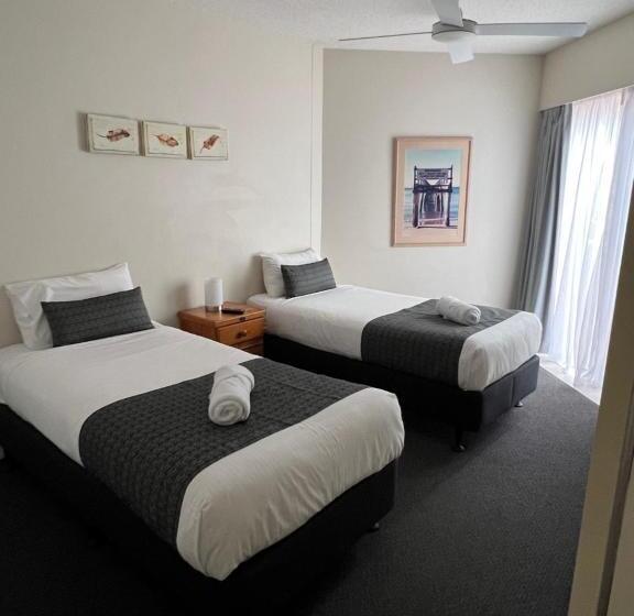 Апартаменты 2 Спальни, White Crest Apartments