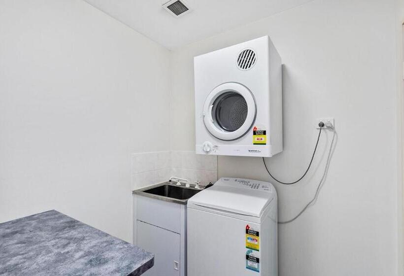Апартаменты Superior 3 Спальни, White Crest Apartments