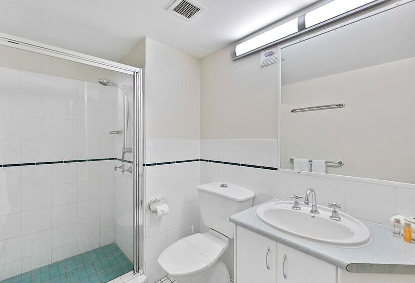 Апартаменты 3 Спальни Вид на Бассейн, White Crest Apartments