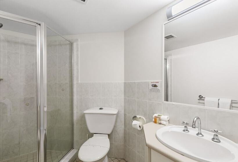 Апартаменты 2 Спальни, White Crest Apartments