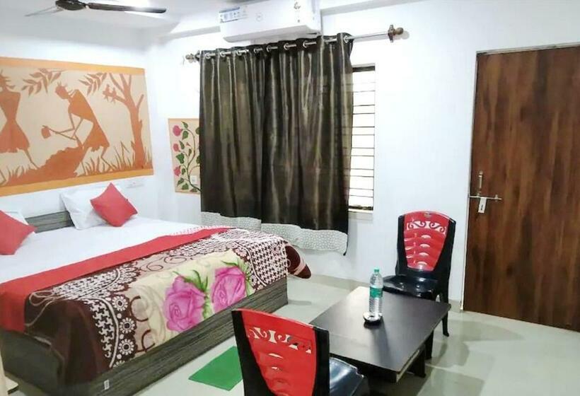 غرفة ديلوكس, Staymaker Gharana Resort