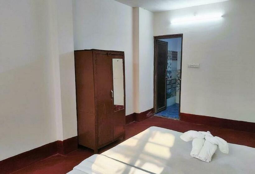 غرفة إقتصادية, Staymaker Gharana Resort