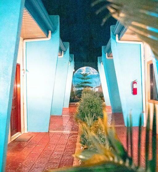 اتاق استاندارد, Blue Moon Inn