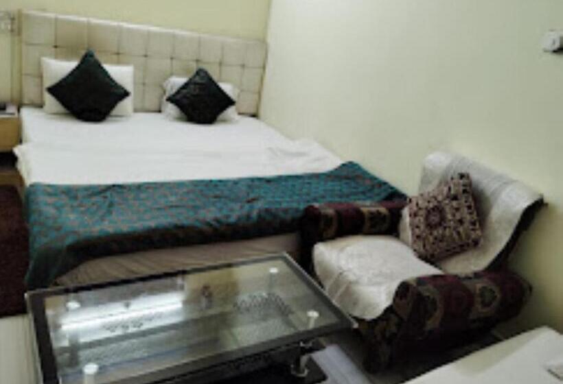 Семейный Номер, Ds Residency Varanasi Prime Location Parking
