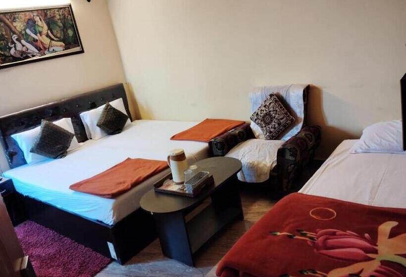 Семейный Номер, Ds Residency Varanasi Prime Location Parking