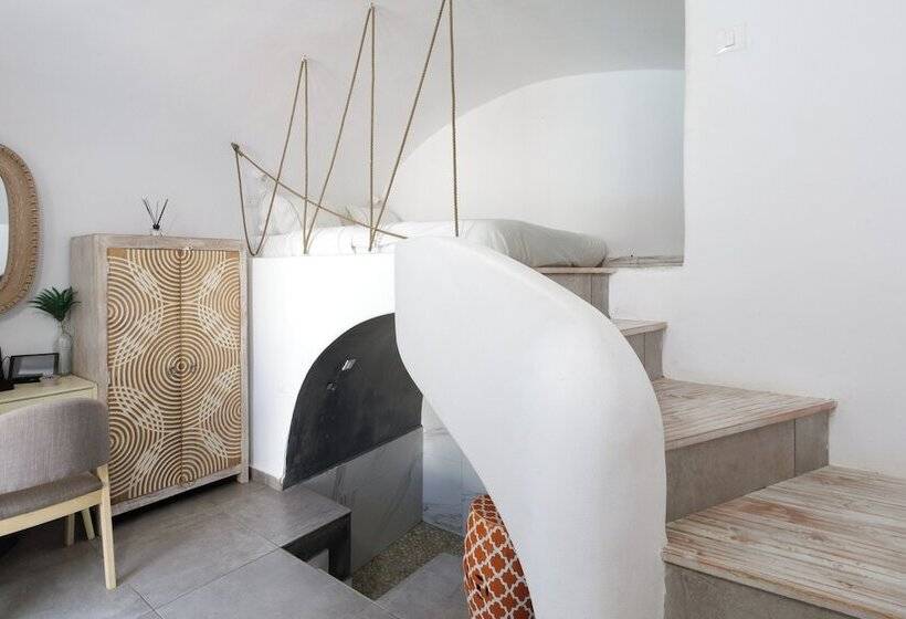 خانه 1 خوابه, The Museum Project Oia