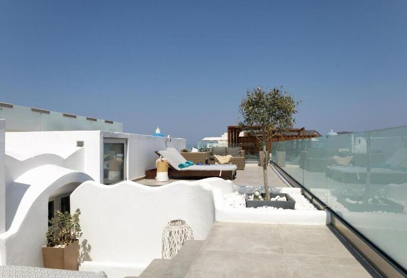 سوییت با چشم‌انداز دریا, The Museum Project Oia