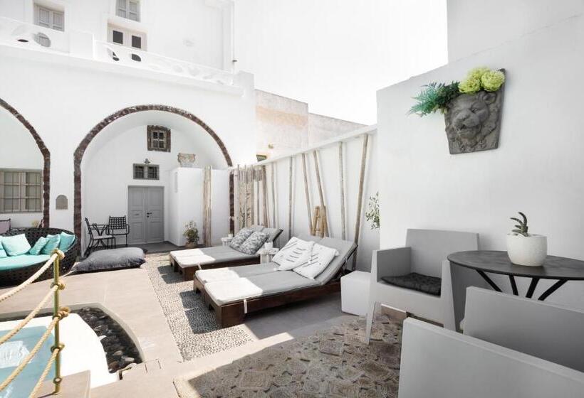 سوییت جونیور با چشم‌انداز استخر, The Museum Project Oia