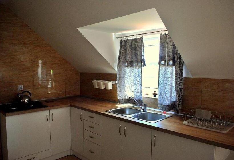Дом 3 Спальни, Agrowczasy Nad Stawem