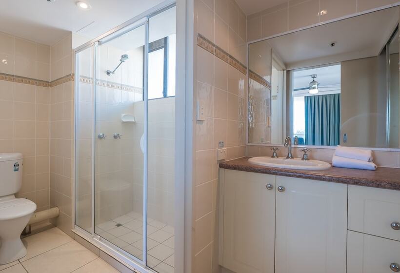 Апартаменты 2 Спальни Боковой Вид на Море, Boulevard North Holiday Apartments