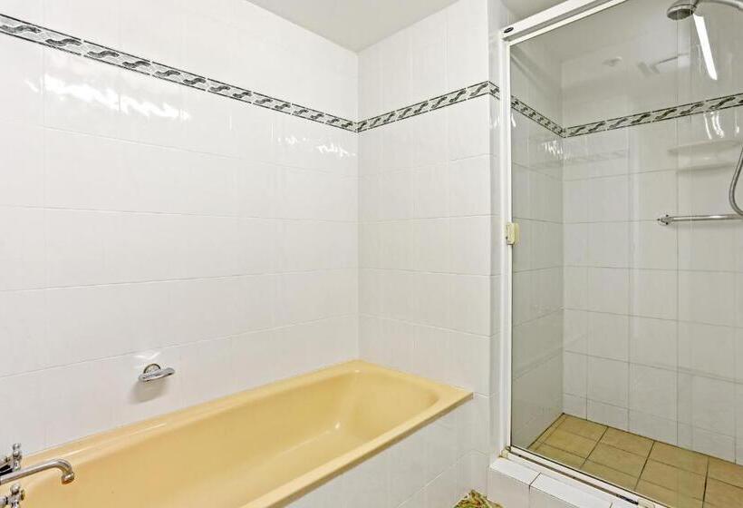 Апартаменты 3 Спальни Вид на Море, Boulevard North Holiday Apartments