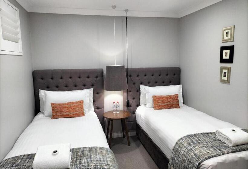 Family Suite, De Russie Boutique