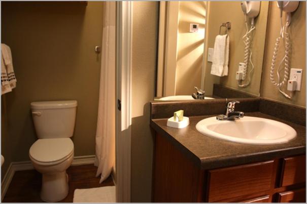Номер Стандарт Адаптированный для Инвалидов, Eagle S Den Three Rivers Texas A Travelodge By Wyndham
