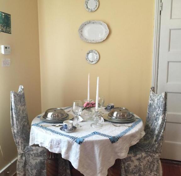 Люкс, Magnolia Cottage Bed And Breakfast