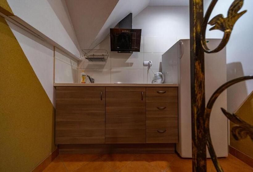 Четырехместный Номер Стандарт, Apartamenty I Pokoje W Willi Na Ubocy