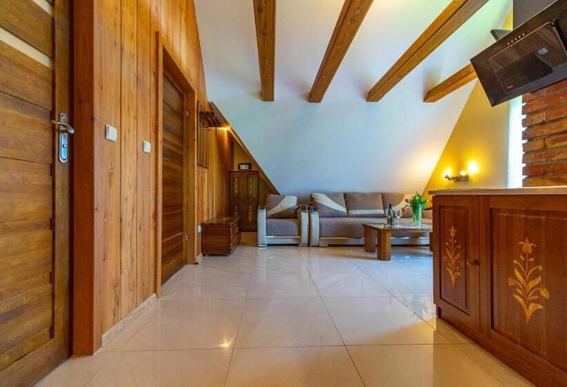Люкс Классика, Apartamenty I Pokoje W Willi Na Ubocy