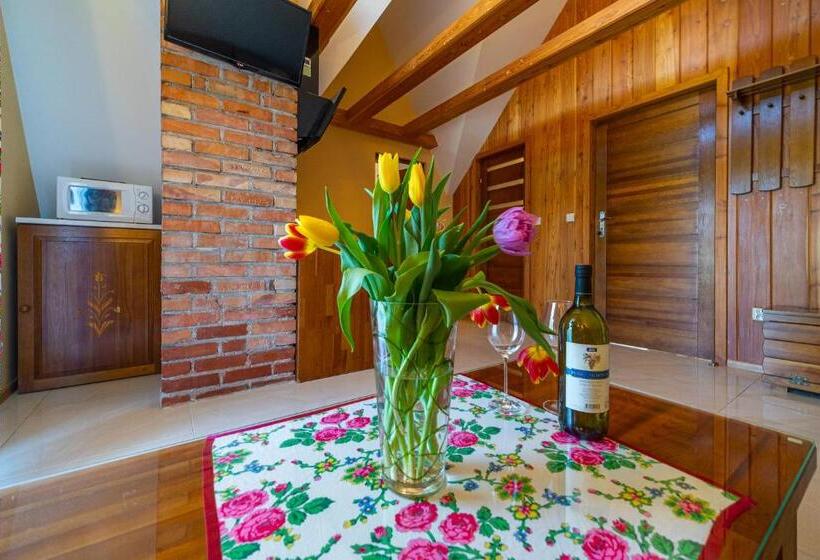 Люкс Классика, Apartamenty I Pokoje W Willi Na Ubocy