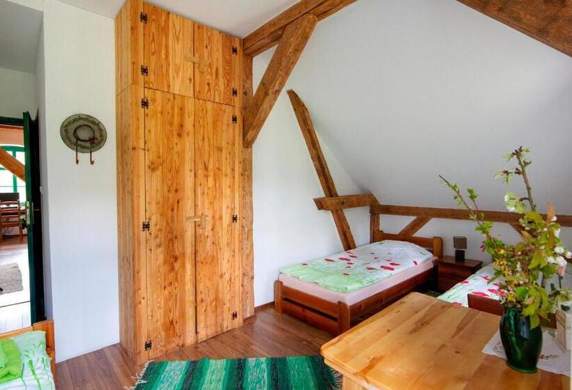 Номер Стандарт Трехместный, Gajówka