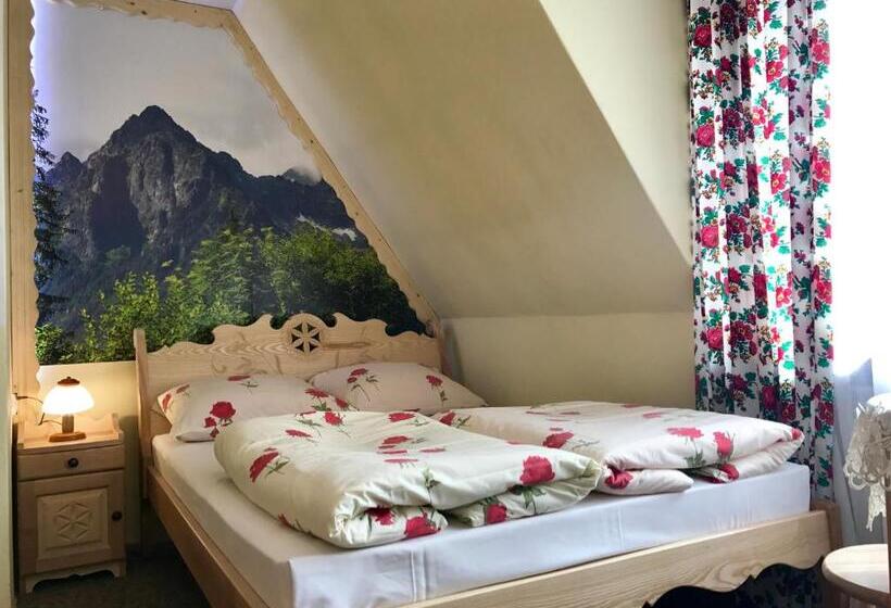 اتاق استاندارد سه تخته با بالکن, Chatka U Hazy   Regionalne Pokoje Zakopane