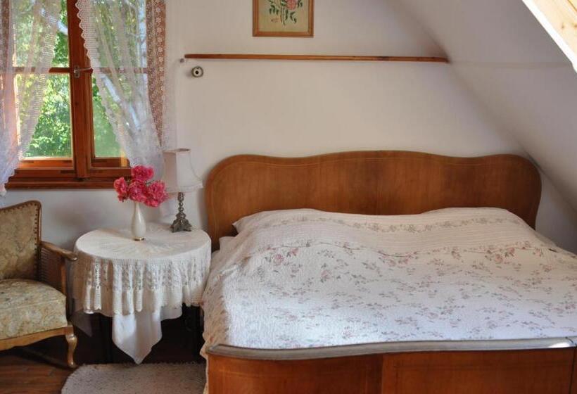 اتاق استاندارد سه نفره, Villa Nostalgia