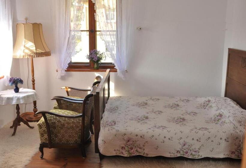 اتاق استاندارد چهار تخته, Villa Nostalgia