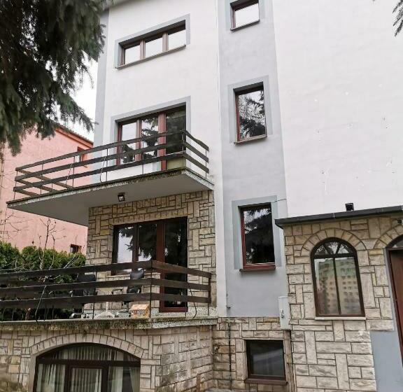 Кровать в Общей Комнате, For Rest Hostel