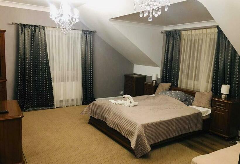 Четырехместный номер Премиум, Hostel Lagoya Z Restauracją