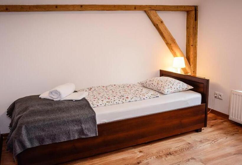 آپارتمان 1 خوابه, Dom Na Klonowym Wzgórzu