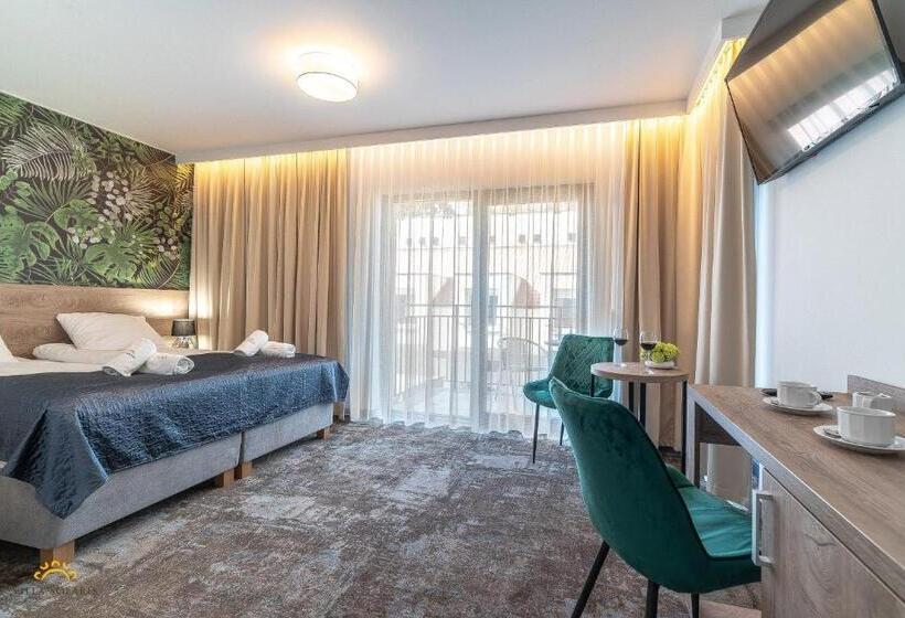 标准工作室, Villa Solaris