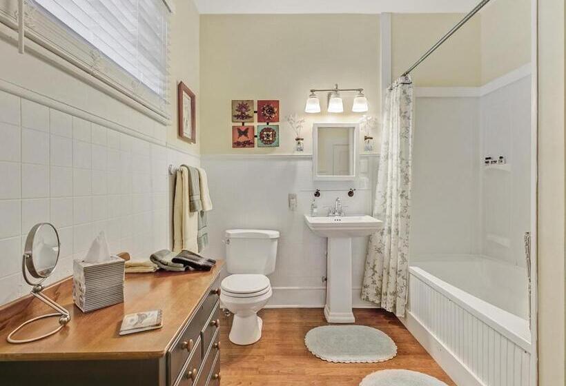 Номер Стандарт Вид на Сад, Granbury Gardens Bed And Breakfast