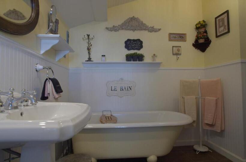 Стандартный Номер Кровать Кинг, Granbury Gardens Bed And Breakfast