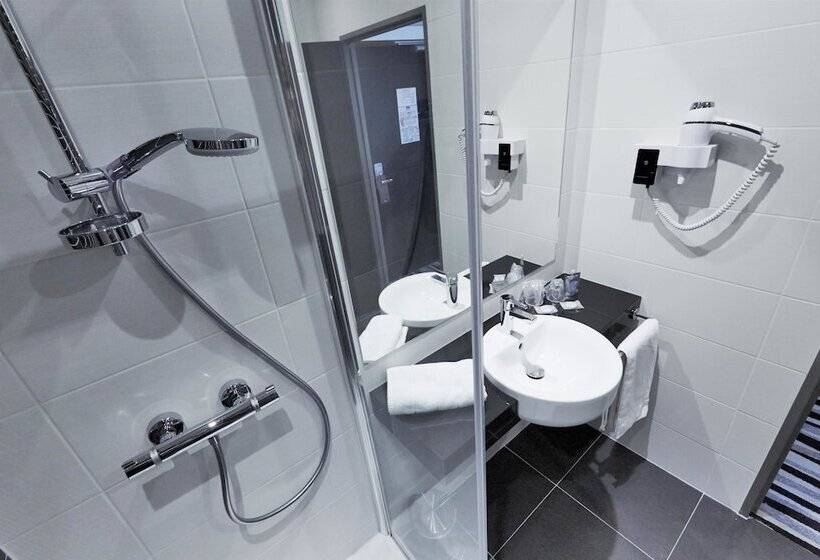 Номер Superior, Kyriad Saint Quentin En Yvelines  Montigny