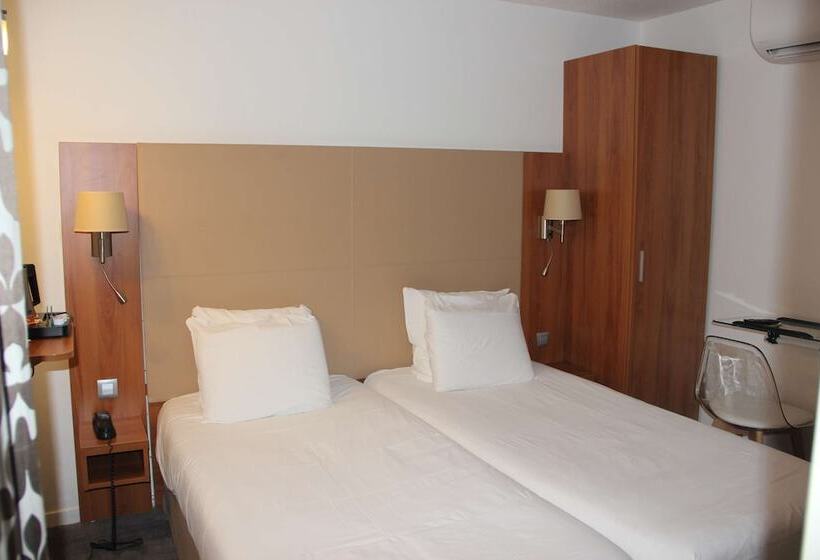 Номер Стандарт, Kyriad Saint Quentin En Yvelines  Montigny