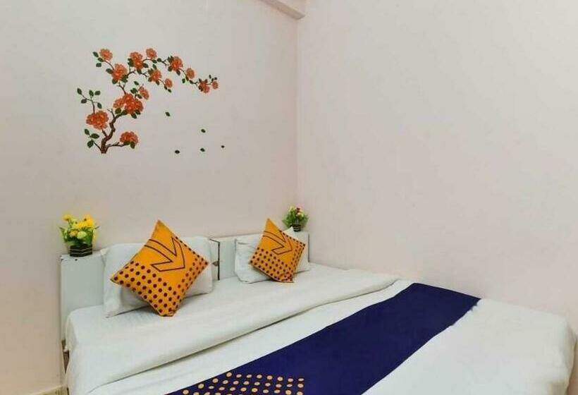 اتاق کلاسیک سه تخته, Flagship Stay Inn
