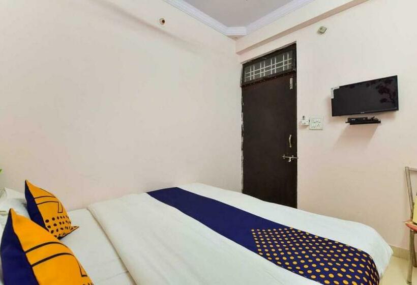 اتاق کلاسیک سه تخته, Flagship Stay Inn