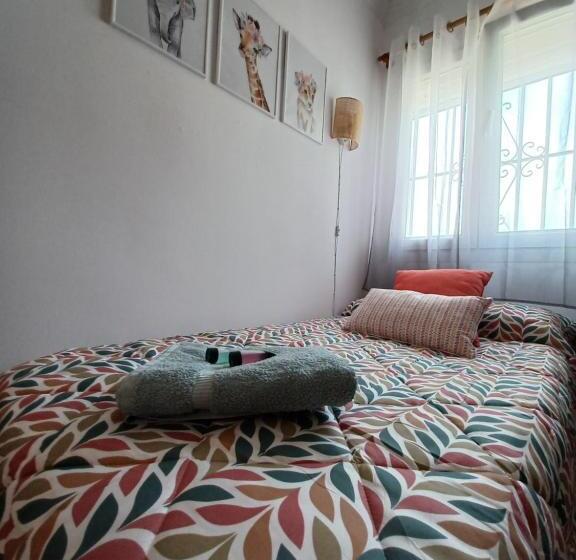 اتاق استاندارد با سرویس بهداشتی مشترک, Gibraltar Views Guest House