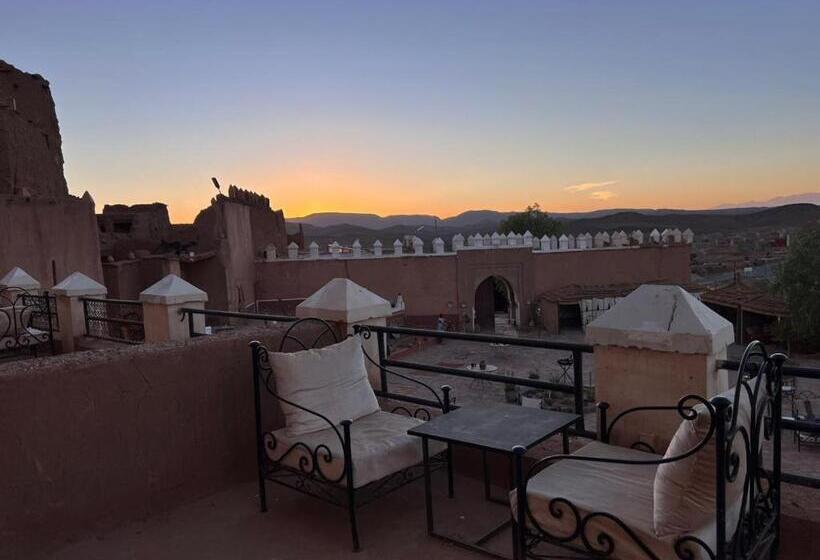 اتاق استاندارد با تراس, Kasbah Tifoultoute