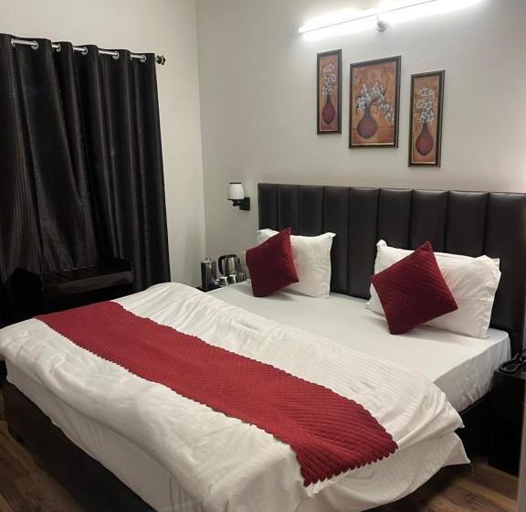 Номер Deluxe с Балконом, Cedar Woods Resort By Heyan Hotels