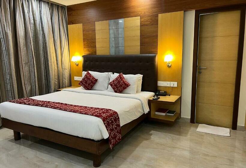 Номер Deluxe, Anukulas Residency   Vellore