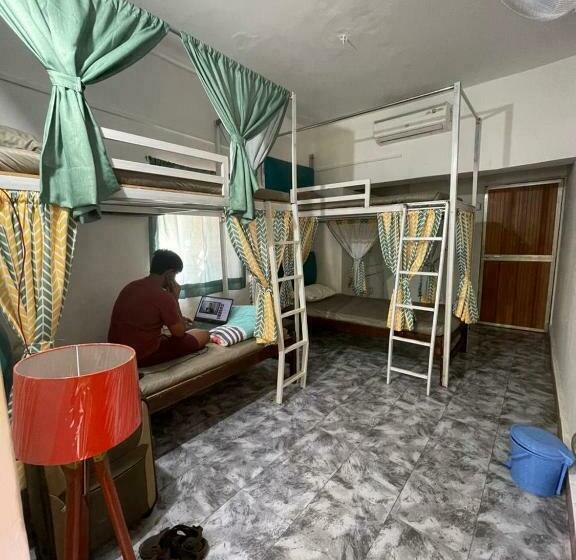 공동 객실, Kaabo Hostel