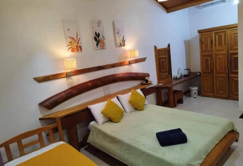 اتاق سه نفره دلوکس با چشم‌انداز دریا, Reethi Villa Vaavu Thinadhoo