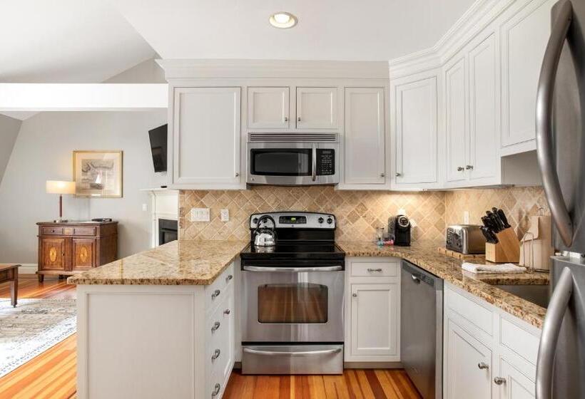１ベッドルームアパートメント, Pelham Court