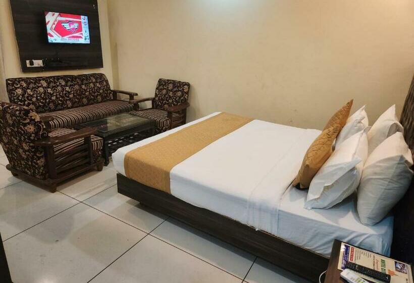 Номер Deluxe, City Lite Delhi